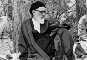 نمایشگاه تصاویر کمتر دیده شده از آیت‌الله طالقانی در دهه ۶۰