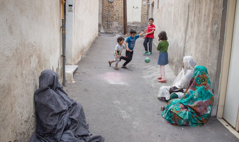 چرا احساس نوستالژی دهه ۶۰ جذاب اما خطرناک است؟