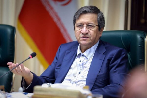 همتی: ترمز رشد نقدینگی کشیده شد